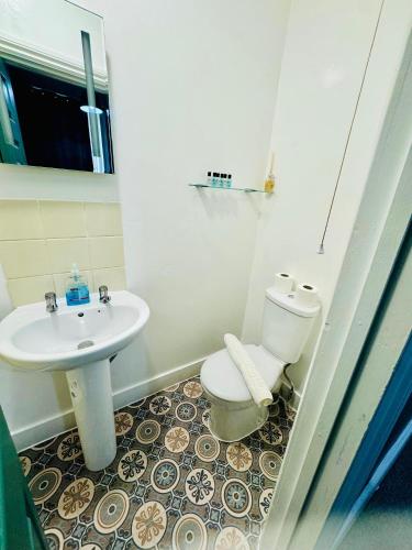Standard Double Room image 2
