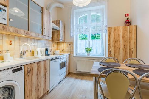 Apartment image 8
