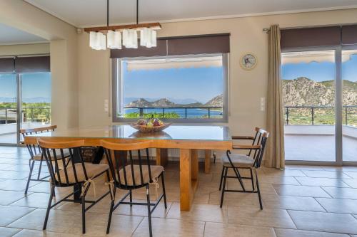 Villa Armonia in Limni Vouliagmenis