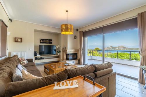Villa Armonia in Limni Vouliagmenis