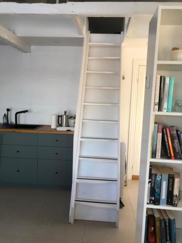 Country-living with a lovely view and own terrace, entrance and parking in Roskilde