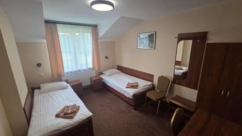 2 twin beds