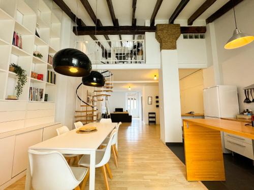 Bonito apartamento dúplex en el centro histórico, Valencie (fotografie 3)