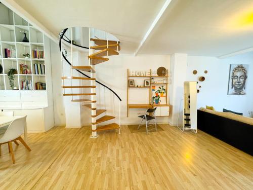 Bonito apartamento dúplex en el centro histórico, Valencie (fotografie 9)