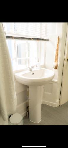 Harbour Inn Room Type - Deluxe Junior Suite