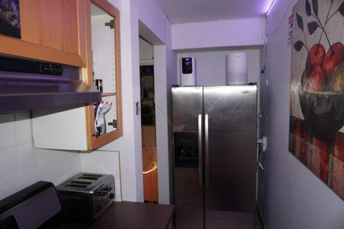 Hotel Room 2 in Coquitlam (BC)