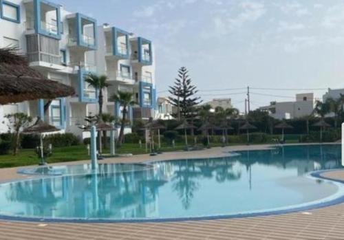 Grand appartement avec piscines in คาโบเนโกร