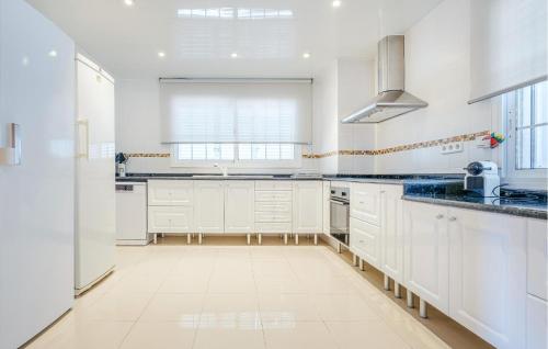 Konyha, Lovely Home In Segur De Calafell in Cunit