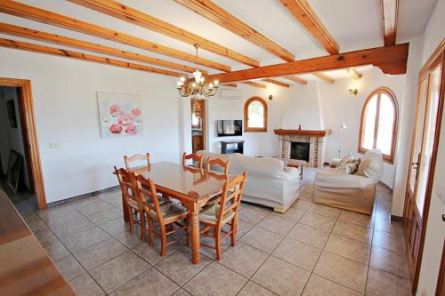 Emilia - holiday home with ocean view and private pool in Benissa - image 4