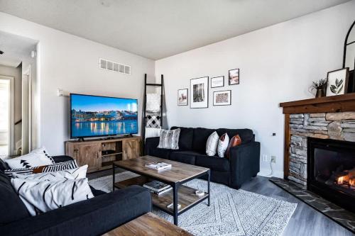 Beautiful & Bright 3 Bed Townhome Near Village, Blue Mountains (foto 5)