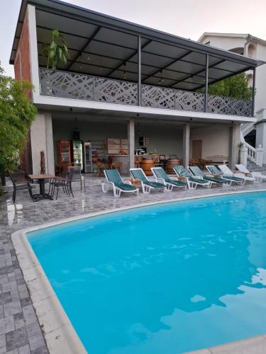 City view & pool apartment 2