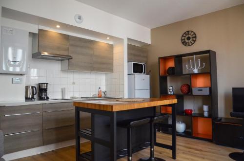 Le Superbe T2, Centre Ville, Wifi, Proche Gare , Prox Lille, Terrasse - Tourcoing