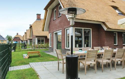 5 Bedroom Amazing Home In Idskenhuizen