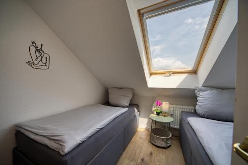 DresdenStay Modern 3 Schlafzimmer Kamin PS4 Kicker, Drážďany (fotografie 6)