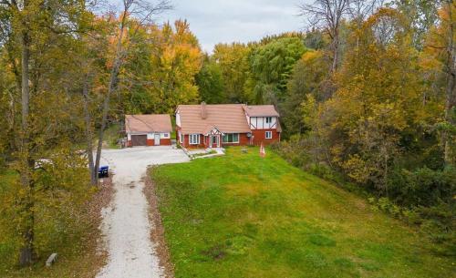 . Four and half bedrooms 10 Acres of forest with trails