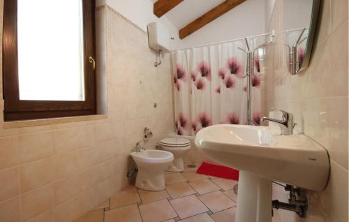 浴室, 2 Bedroom Beautiful Home In Perdifumo in 佩爾迪福莫