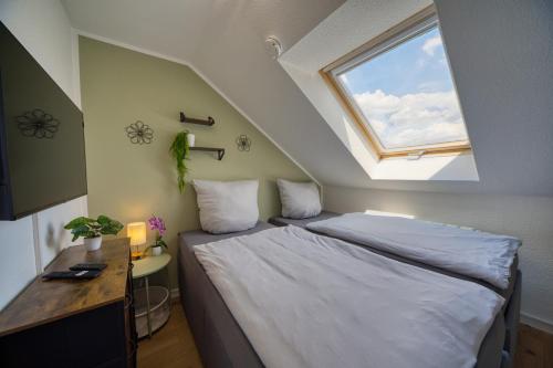 DresdenStay Modern 3 Schlafzimmer Kamin PS4 Kicker, Drážďany (fotografie 2)