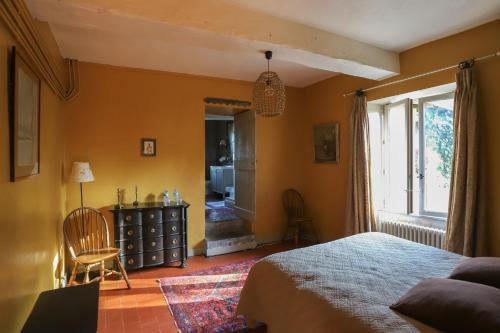 Le gîte de Montjardin du Château de Vaulx chambre d'hôte Saint-Symphorien-des-Bois