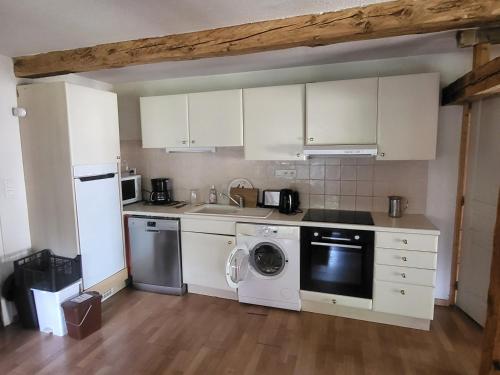 廚房, Gîte à Molines en Queyras 8-15 pers (Gite a Molines en Queyras 8-15 pers) in 凱哈斯地區莫利納