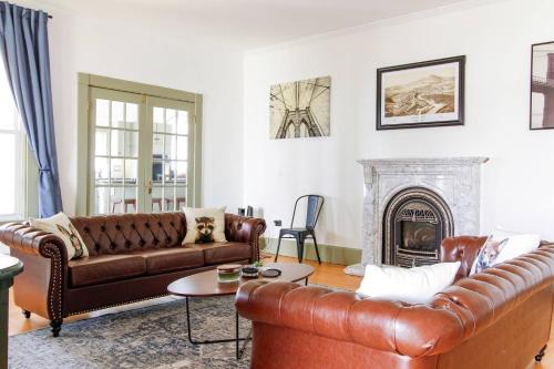 Expansive Victorian close to Saratoga Springs and Lake George