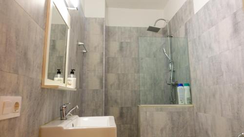 Bonito apartamento con terraza en centro histórico, Valencie (fotografie 10)