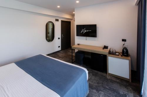 King Room image 4