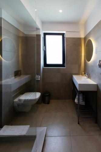 King Room image 5
