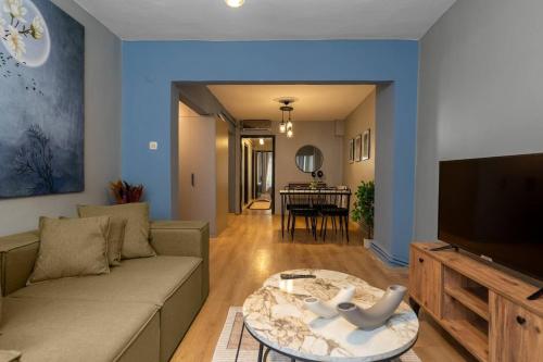 Cozy and Modern 3BR with Private Patio in Beşiktaş