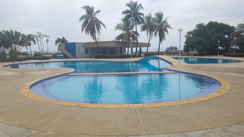 Ocean view apartment near the airport in 邁克蒂亞