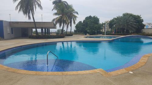 Ocean view apartment near the airport in 邁克蒂亞