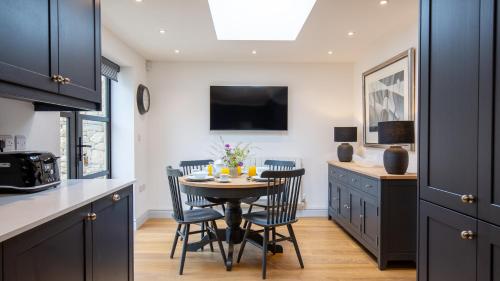 อาหารและเครื่องดื่ม, Primrose Cottage in ชิปปิ้ง ชามเด็น