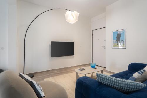 Two-Bedroom Apartment with Balcony room in 2BD Apt in Petralona Near Metro