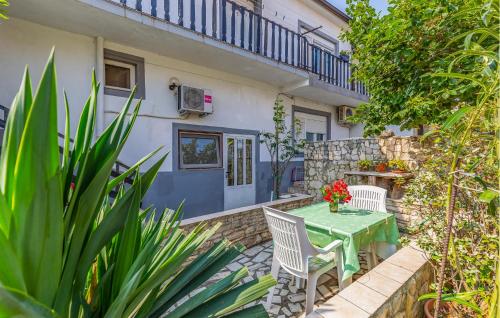 Cozy Apartment In Liznjan With Wifi - Location saisonnière - Ližnjan