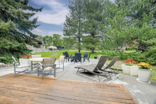. 11 Mi to Bear World: Riverfront Getaway in Rigby