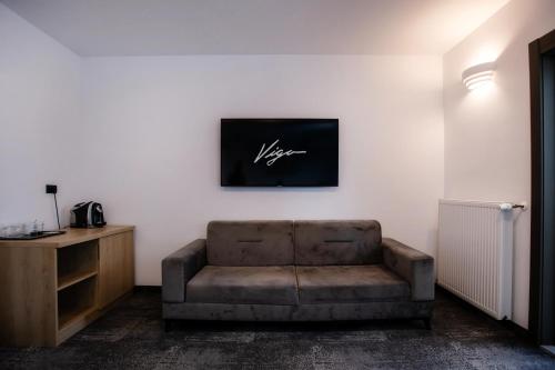 Superior King Room image 8