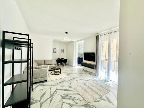 A&H Apartment 2 in Sakes