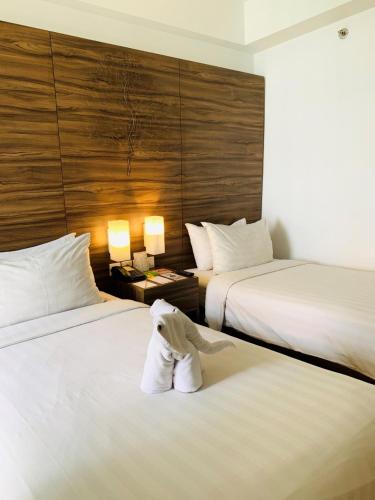 Deluxe Twin Room image 2