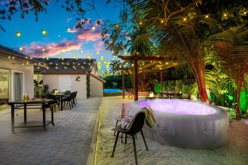 Firepit, Beach, Basketball, LuxuryVilla in Palmetto Bay (FL)