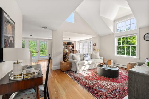 Lavish Boston Mansion For Short And Mid Term Stays in 戴德鎮 (MA)