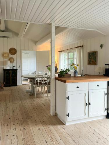 Vista exterior, Idyllic Holiday Home With Forest View in Ebeltoft