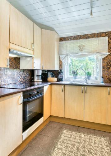 ทัศนียภาพภายนอกโรงแรม, Lakeside Lodge With Fishing in ซูร์ทลองด์