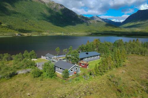 ทัศนียภาพภายนอกโรงแรม, Lakeside Lodge With Fishing in ซูร์ทลองด์