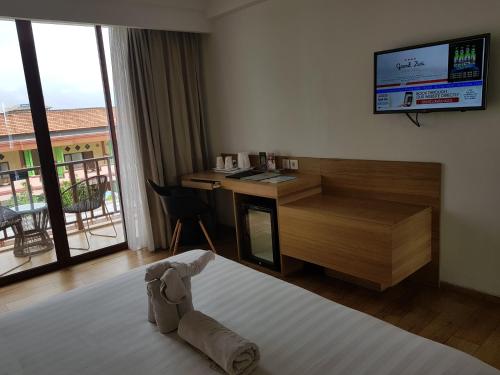Large Twin Room image 2
