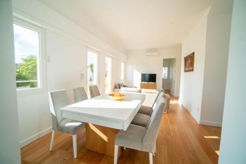 Casa Amarela 36 in Encarnação