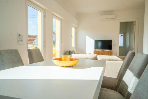 Casa Amarela 36 in Encarnação