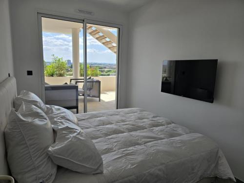 CS Skyline rooftop spa de nage near Les Jardins de Marrakech