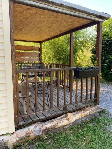 Le Cabanon de la Grenouille in Paray Le Fresil