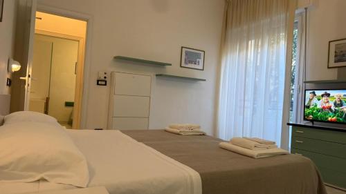 Hotel Ambassador Room Only - Self Check-in 2