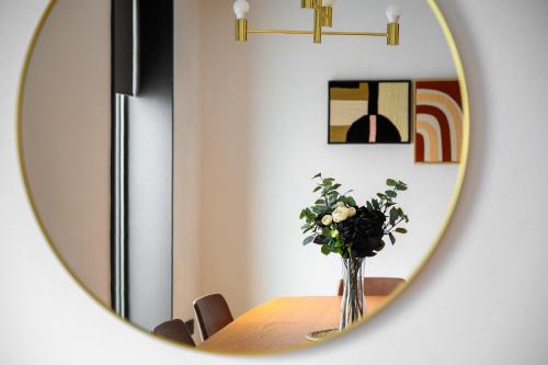 4 Bed Canal St Villa Free Parking, Manchester (photo 6)