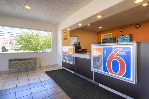 Lobby, Motel 6 Las Vegas, NV – I-15 Stadium in Vest for The Strip